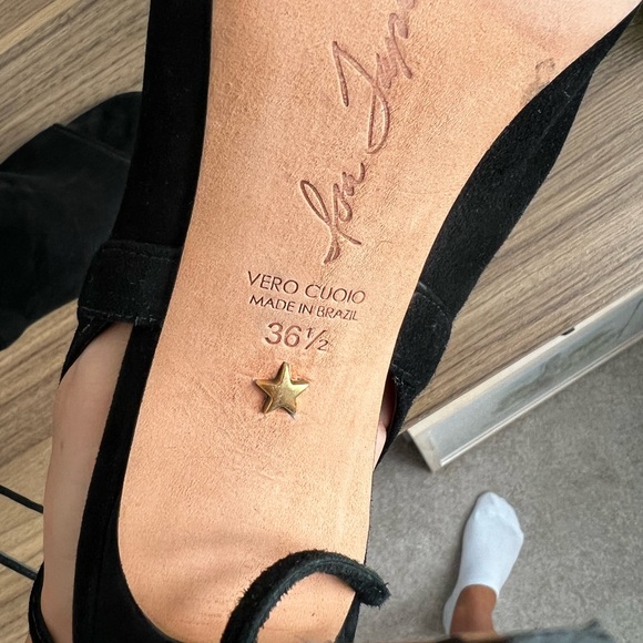 Shoes from Club Monaco (Isa Tapia). - Picture 6 of 8